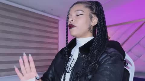 Mia online show from 03.17.26