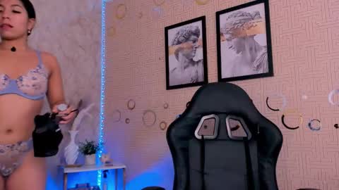 Mia online show from 03.06.26