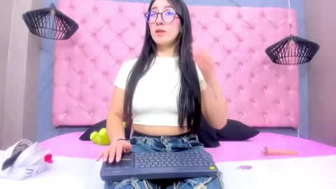 Mia online show from 01.14.26