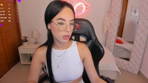    online show from 03.05.25