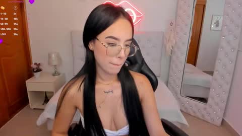    online show from 03.06.25