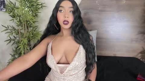 mia_lacy online show from 11.19.25