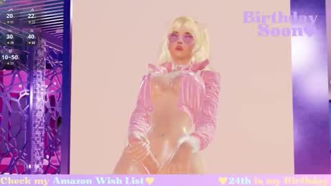 Mia online show from 09.14.25