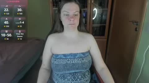 Snapshot of mia_lores chatting on 05.06.26 mia_lores online show from 05.06.26