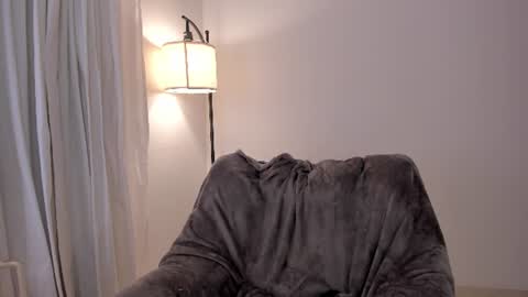 MIA LOVE   online show from 06.14.26