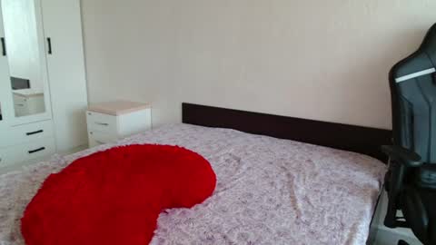 mia_luiza online show from 06.30.26