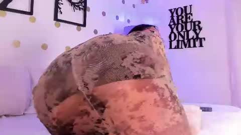 Mia online show from 06.11.26