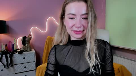 Mia online show from 09.17.25