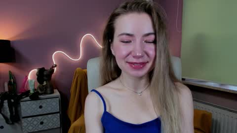 Mia online show from 09.24.25