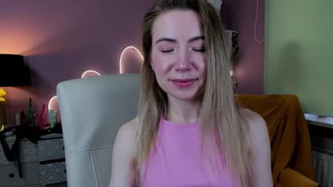 Mia online show from 09.28.25