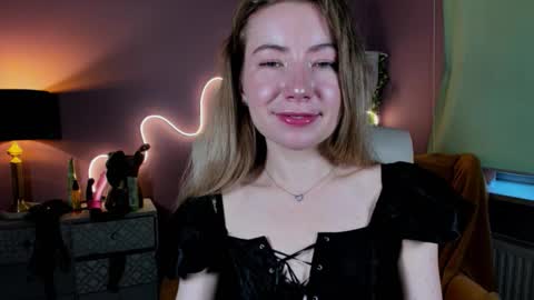 Mia online show from 10.19.25