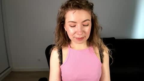 Mia online show from 04.14.26