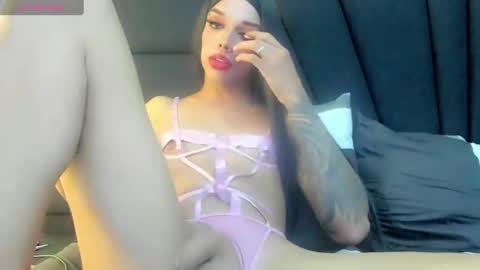 Snapshot of mia_malkova0 chatting on 02.11.25 Mia3 online show from 02.11.25