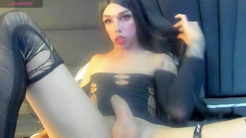 Snapshot of mia_malkova0 chatting on 02.18.25 Mia3 online show from 02.18.25