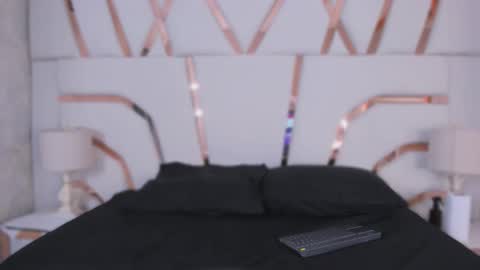 Snapshot of mia_medina chatting on 10.26.25 online show from 10.26.25