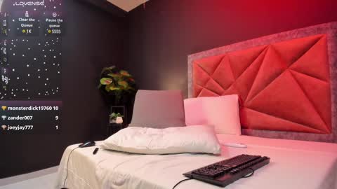 MIA  online show from 03.04.25