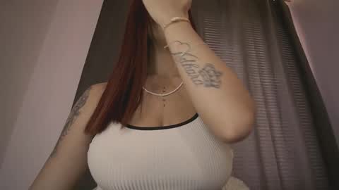 Snapshot of mia_millers2311 chatting on 10.22.25 mia independent model online show from 10.22.25