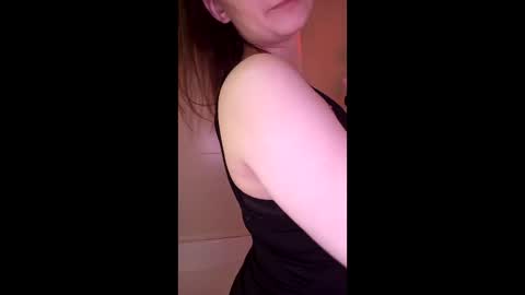 Snapshot of mia_muuur chatting on 02.20.26 Mia online show from 02.20.26