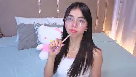 Mia online show from 06.30.26