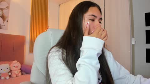 Mia Nevaeh - follow me online show from 01.07.25