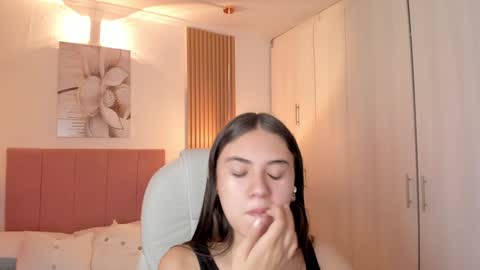 Mia Nevaeh - follow me online show from 02.08.25