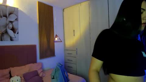 Mia Nevaeh - follow me online show from 01.18.26