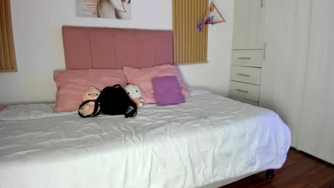 Mia Nevaeh - follow me online show from 03.24.26