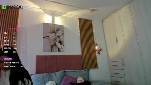 Mia Nevaeh - follow me online show from 06.20.26