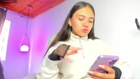 Mia Nevaeh - follow me online show from 08.02.26