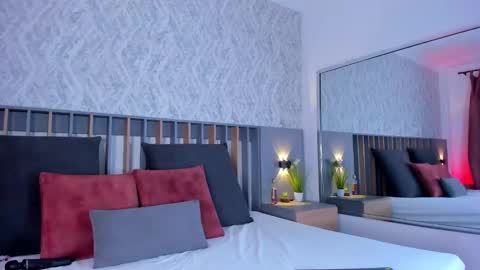 Snapshot of mia_oceann chatting on 02.12.25 MIa online show from 02.12.25