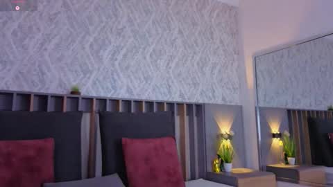 Snapshot of mia_oceann chatting on 11.29.25 MIa online show from 11.29.25