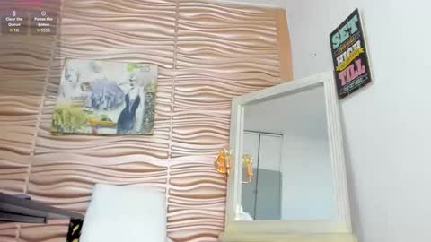 Snapshot of mia_pineda chatting on 03.08.26 Mariana online show from 03.08.26