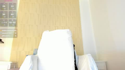 Snapshot of mia_pineda chatting on 04.05.26 Mariana online show from 04.05.26