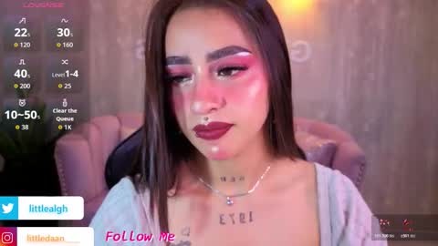 Snapshot of mia_ponce_a chatting on 11.12.25 MIA online show from 11.12.25