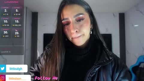 Snapshot of mia_ponce_a chatting on 11.14.25 MIA online show from 11.14.25
