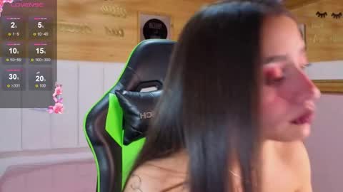 Snapshot of mia_ponce_a chatting on 12.03.25 MIA online show from 12.03.25