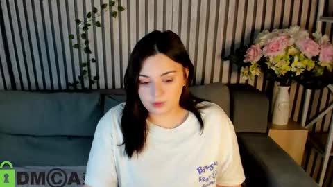 Mia online show from 11.05.25