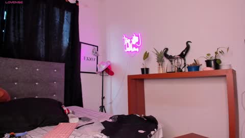 Mia online show from 02.01.25