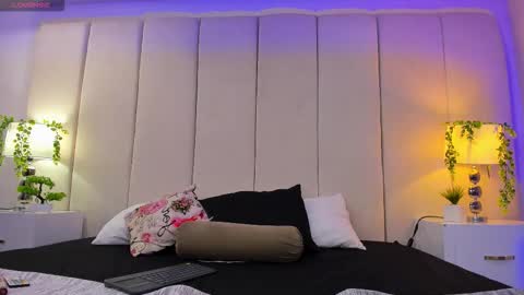 mia rousse25 online show from 12.01.25