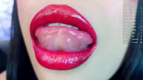 Mia online show from 11.14.25