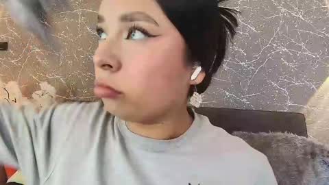 Mia Roux online show from 03.02.25