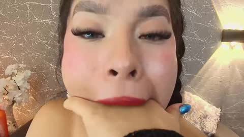 Mia Roux online show from 03.08.25