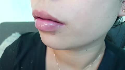 Mia Roux online show from 09.11.25