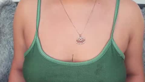 Mia Roux online show from 09.22.25