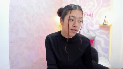 Mia . online show from 05.20.26