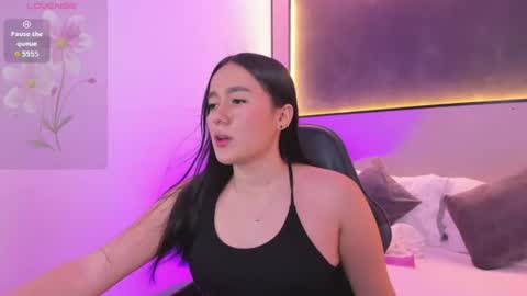 Snapshot of mia_slora chatting on 07.17.26 M I A online show from 07.17.26