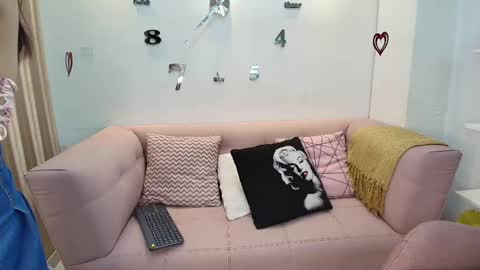 Mia online show from 03.08.25