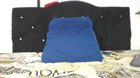 Mia online show from 10.20.25