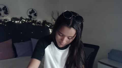 Snapshot of mia_sweetdc chatting on 12.13.24 mia_sweetdc online show from 12.13.24