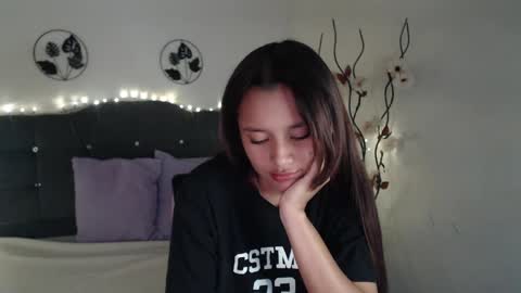 Snapshot of mia_sweetdc chatting on 01.10.25 mia_sweetdc online show from 01.10.25